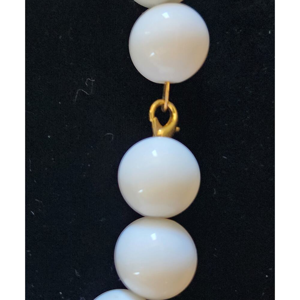 VTG Park Lane Color Connections White Bead Necklace, Cuff Bracelet & Earring Set - Picture 4 of 13